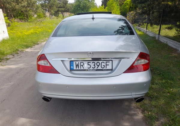 Mercedes-Benz CLS cena 39000 przebieg: 240000, rok produkcji 2004 z Radom małe 67